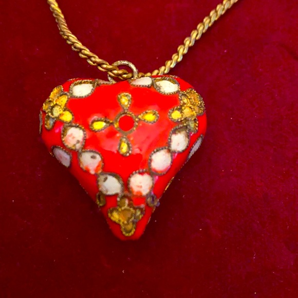 Vintage circa 70’s cloisonné pendant on gold tone chain Sweet Valentine - Picture 3 of 3